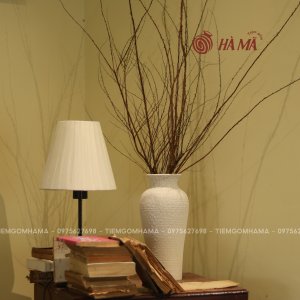 Alternative view of Bình gốm cắm tuyết mai cao