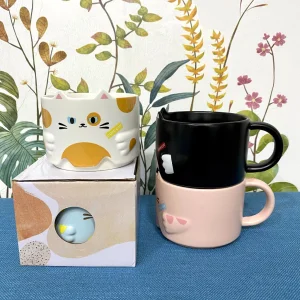 Alternative view of Ly sứ in mèo xếp chồng