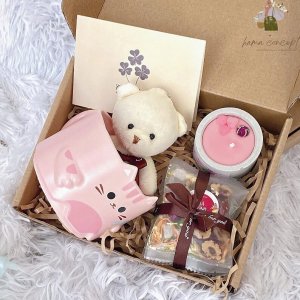 Set quà Ly mèo hồng và nến thơm 01